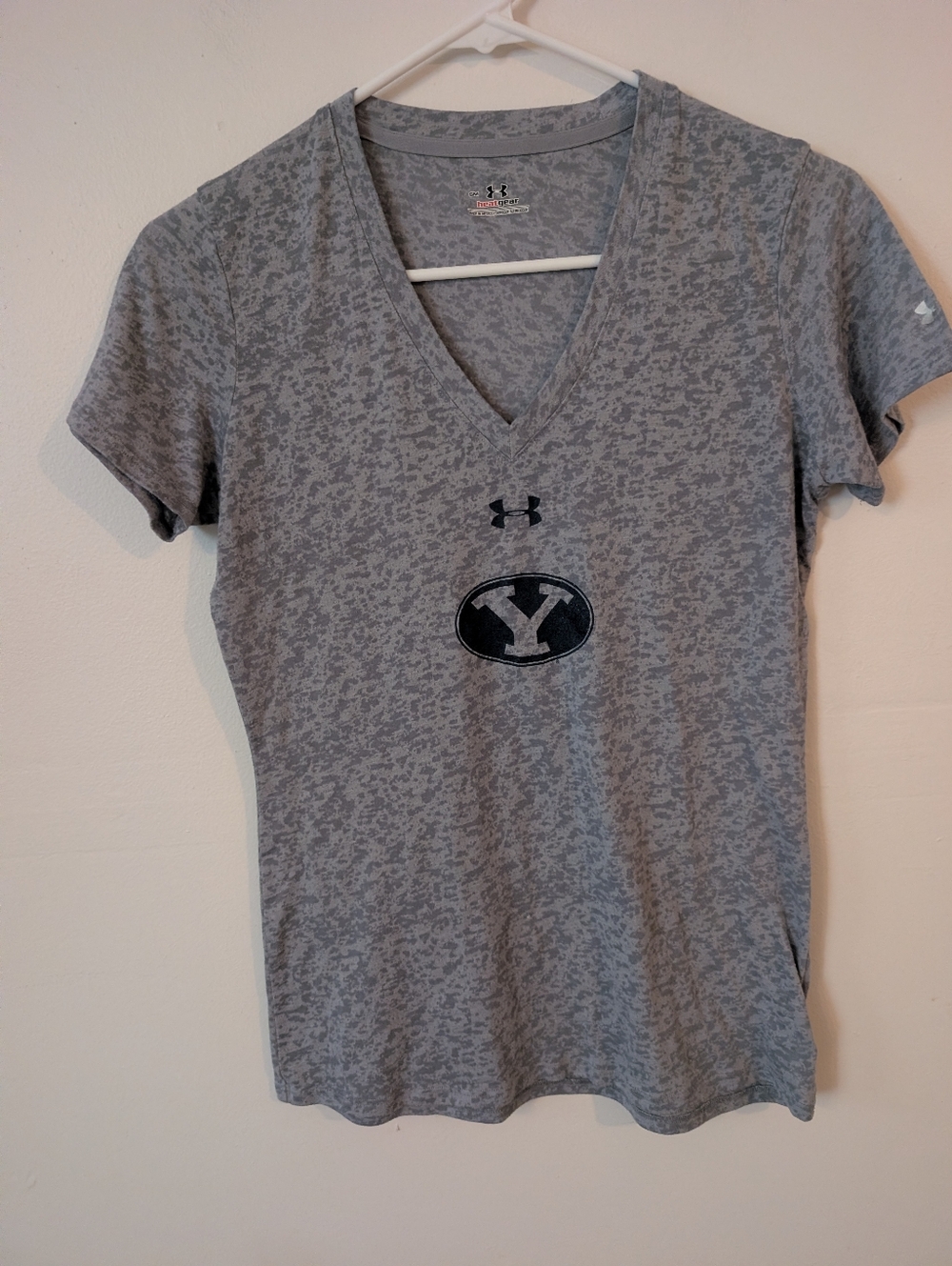 Under Armour Heat Gear BYU Cougars V Neck Tee Heather‎ Gray